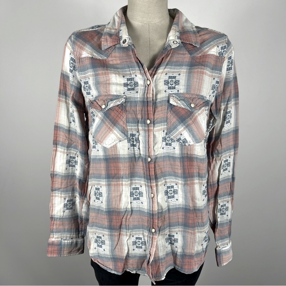AE  vintage boyfriend shirt Aztec M